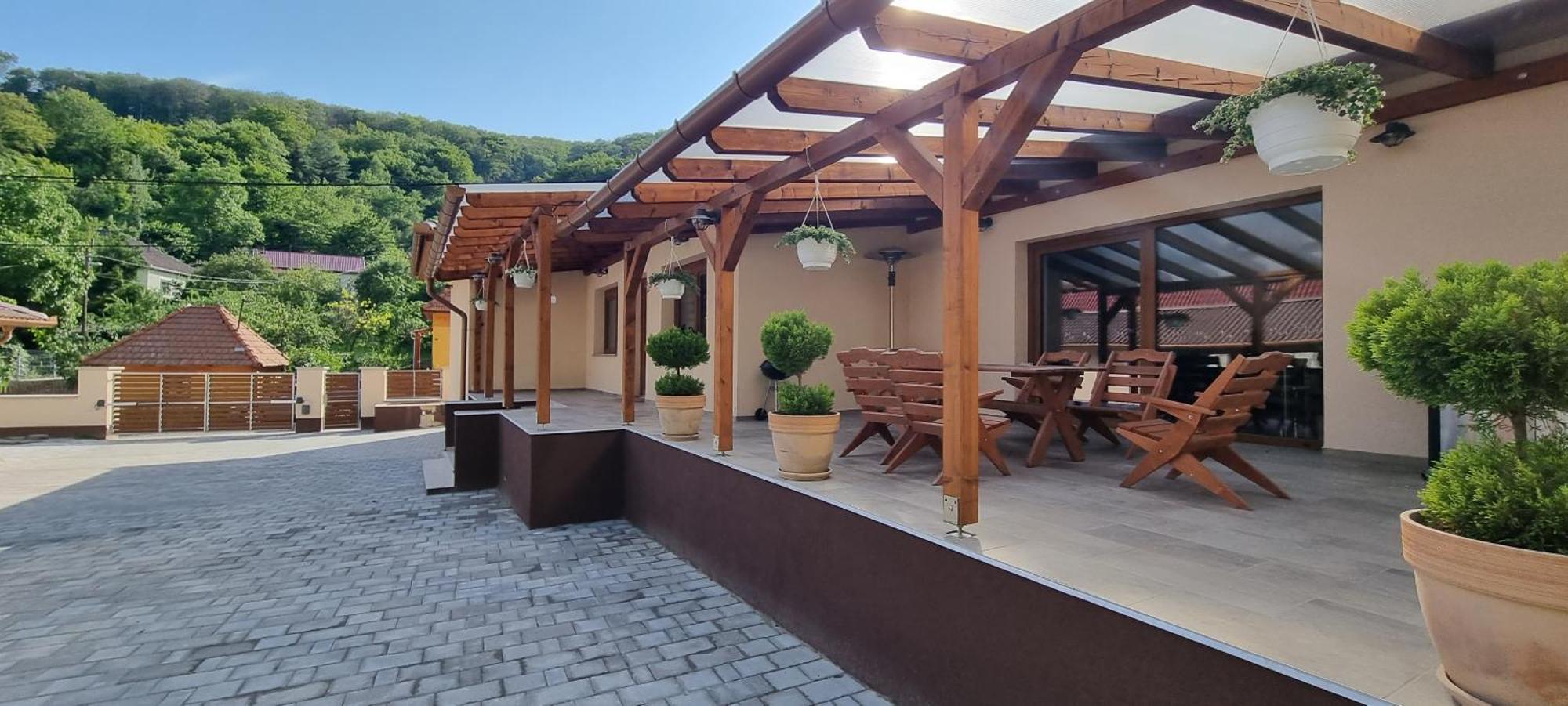 Hos Vendeghaz Miskolc -Oenallo Vendeghaz, Mely Csak Az Oenoeke Εξωτερικό φωτογραφία